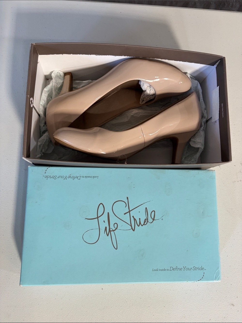 Life Stride Blush Patent Mid Heel Pumps - Picture 5 of 5